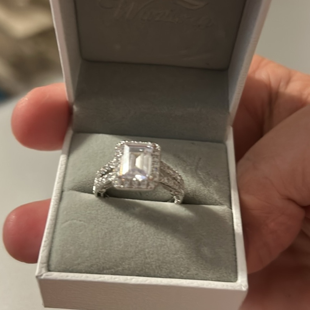 Real 925 Sterling silver Mossianite Diamond Engagement Ring.